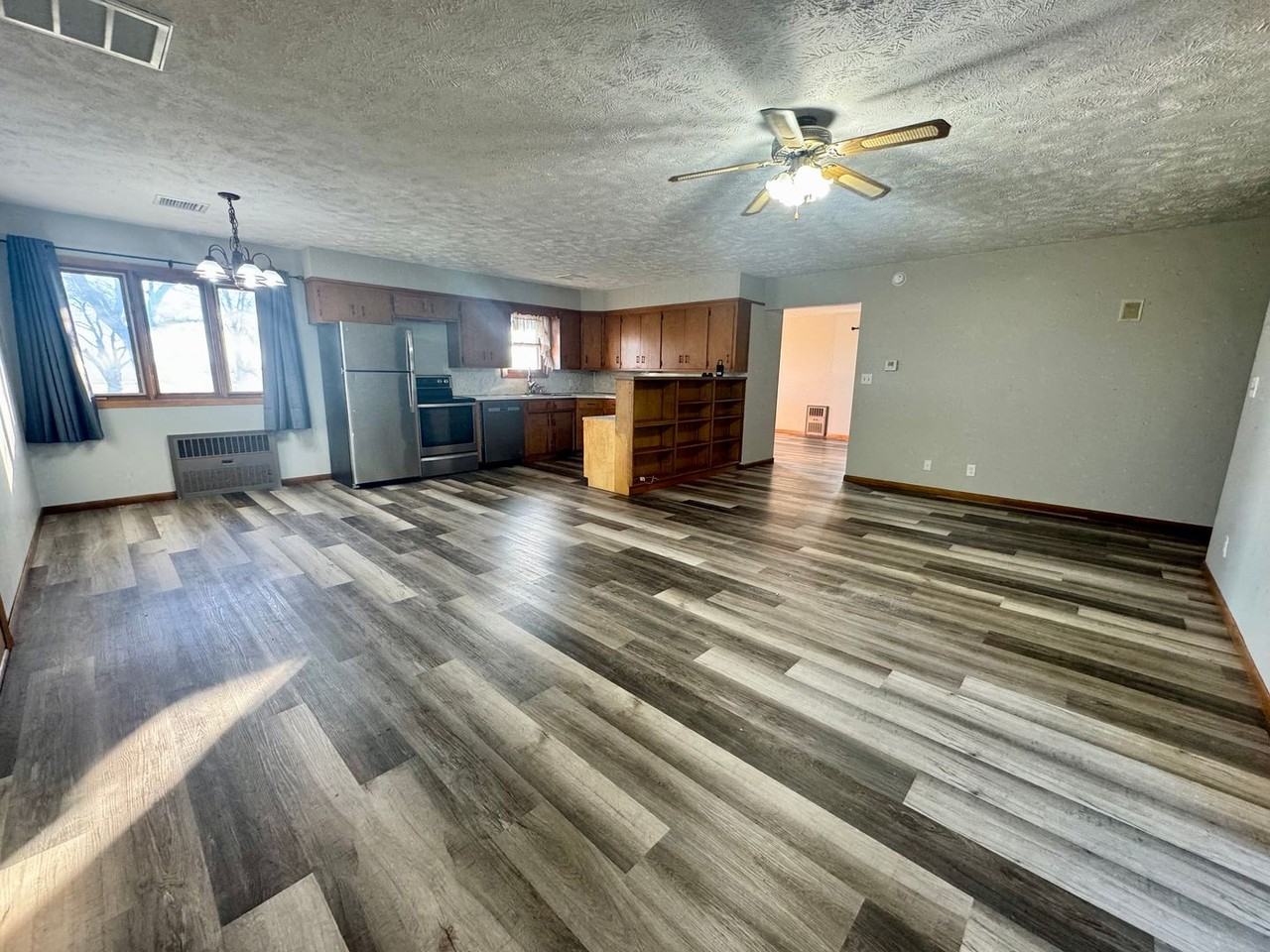 865 W Buckeye Rd - Photo 3 of 23