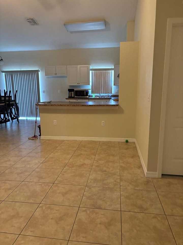 616 Valencia Ct - Photo 3 of 20