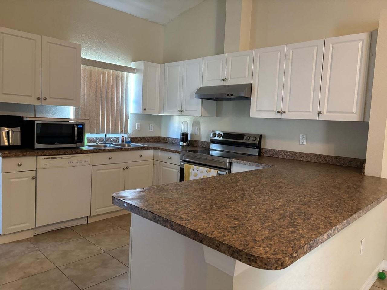 616 Valencia Ct - Photo 5 of 20