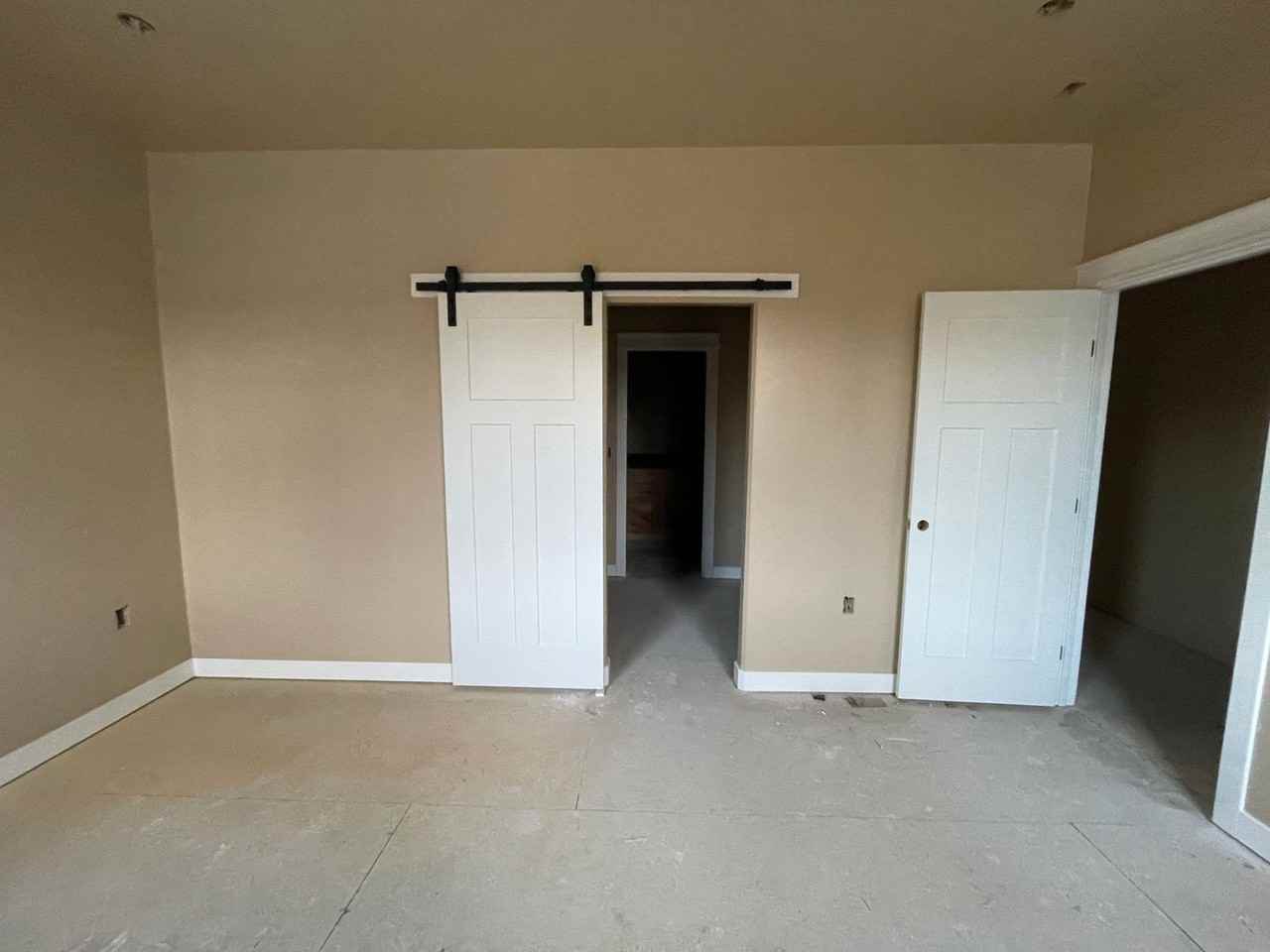 7493 7493 N. Paw St - Photo 3 of 19