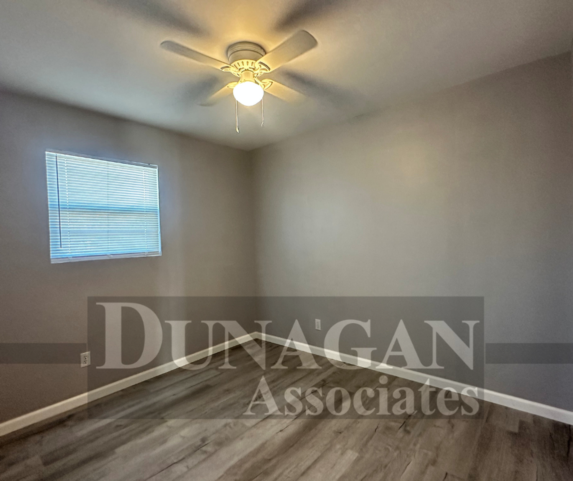 4809 Adobe St - Photo 7 of 11