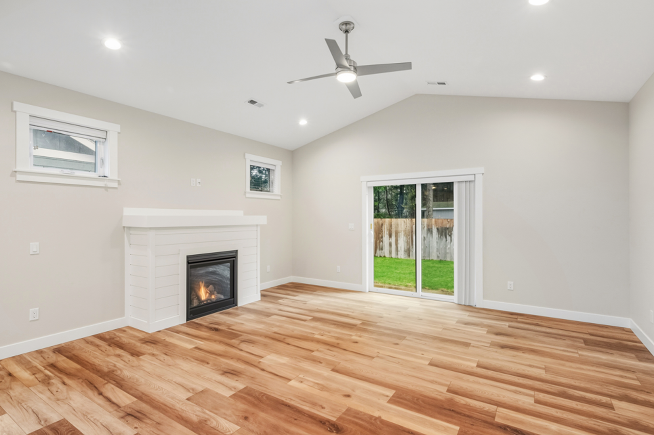 1136 Falcon Ct - Photo 7 of 19