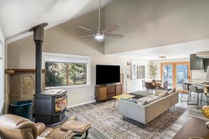 featured image of 17675 Teil Ct