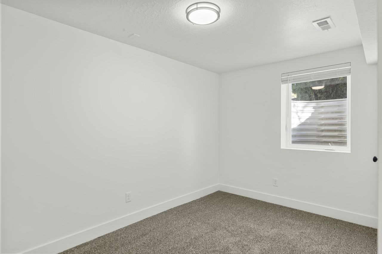 1335 East Lester Drive, Unit 1337 E - Photo 2 of 27