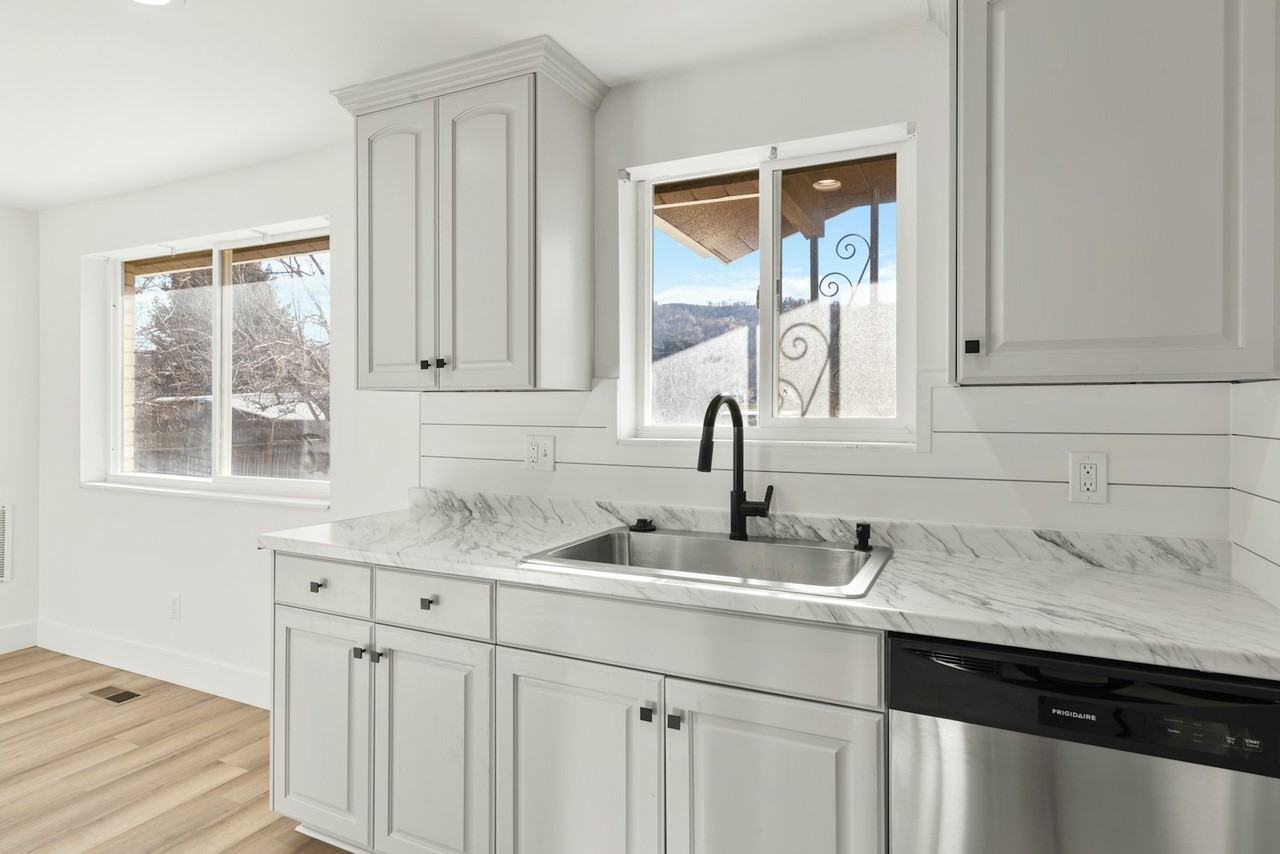 1335 East Lester Drive, Unit 1337 E - Photo 3 of 28