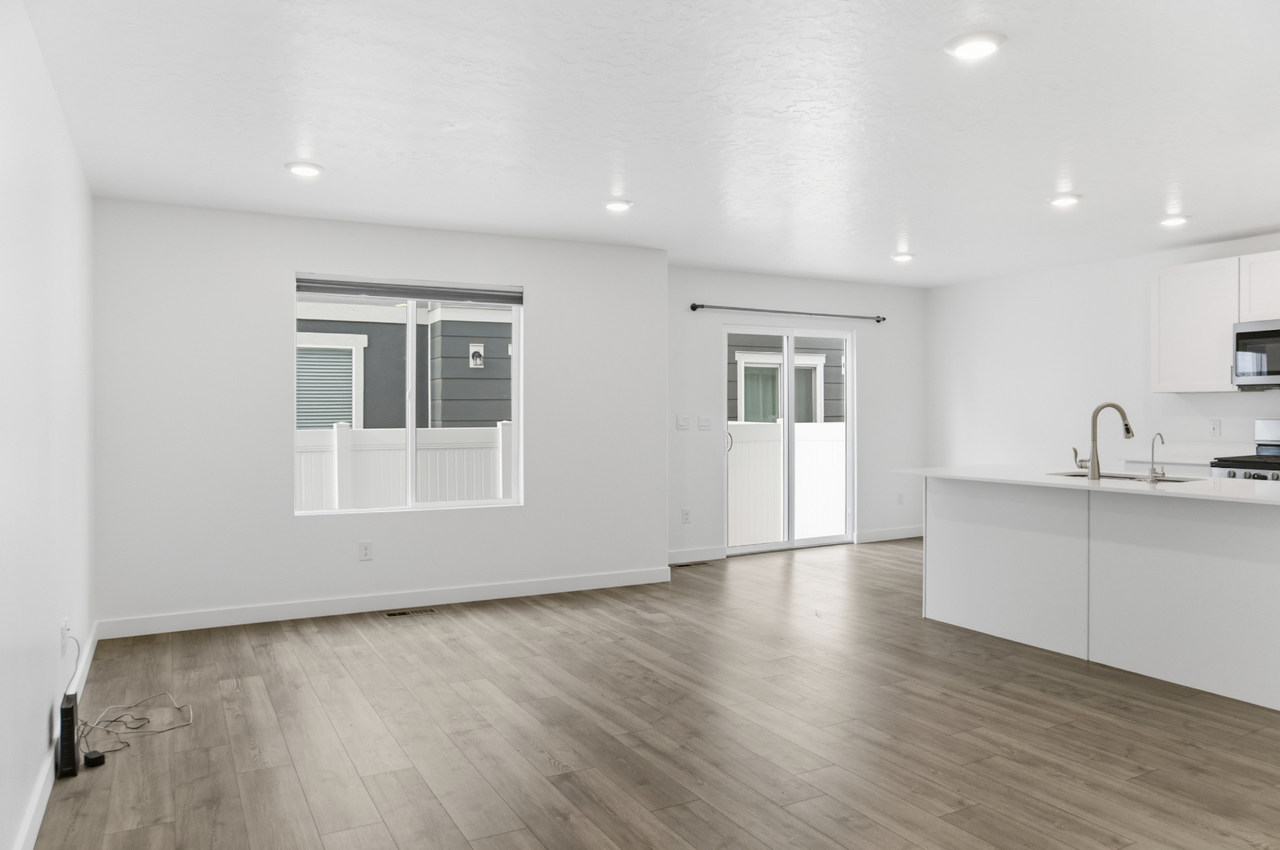 367 Navigator Court - Photo 2 of 14