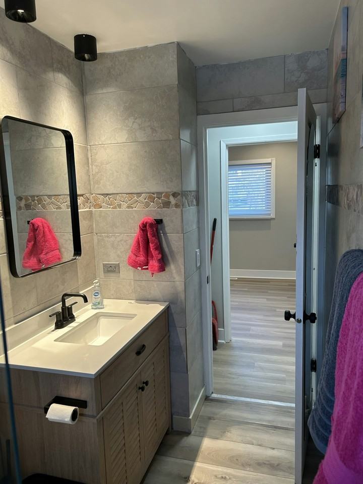 921 Stratford Lane - Photo 3 of 16