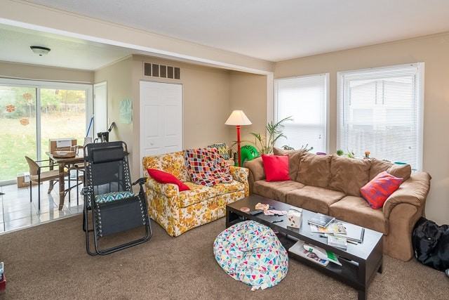 1026 Gott Street - Photo 5 of 11