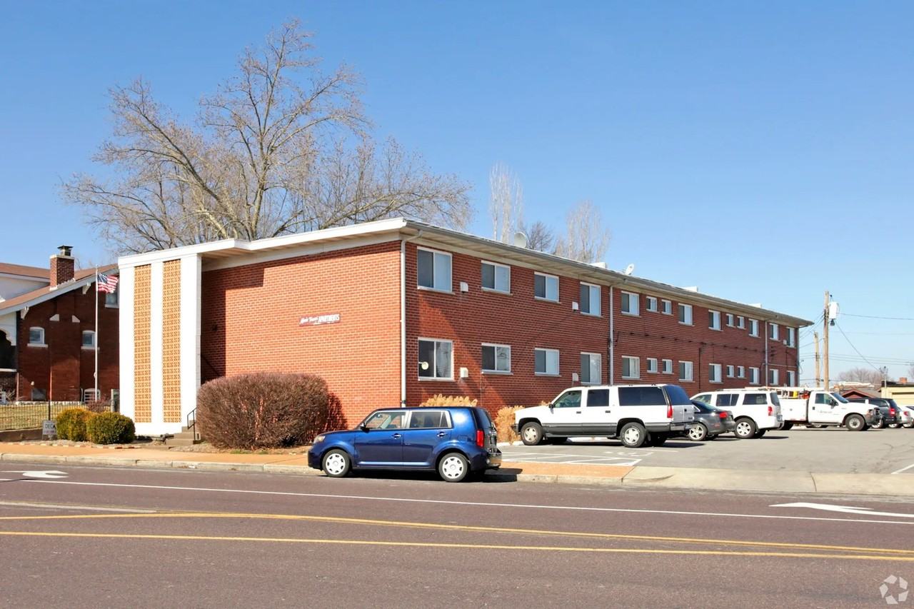 5225 Southwest Avenue, Unit 206 - Photo 3 of 8