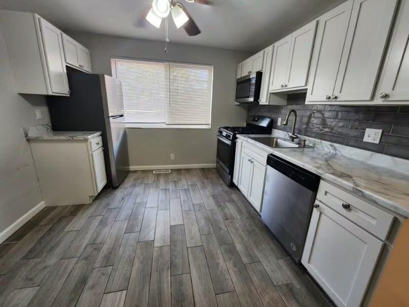 5225 Southwest Avenue, Unit 206 - Photo 4 of 8