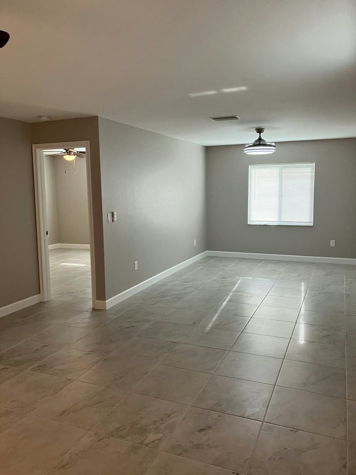 129 Boundary Boulevard, Unit A - Photo 3 of 26