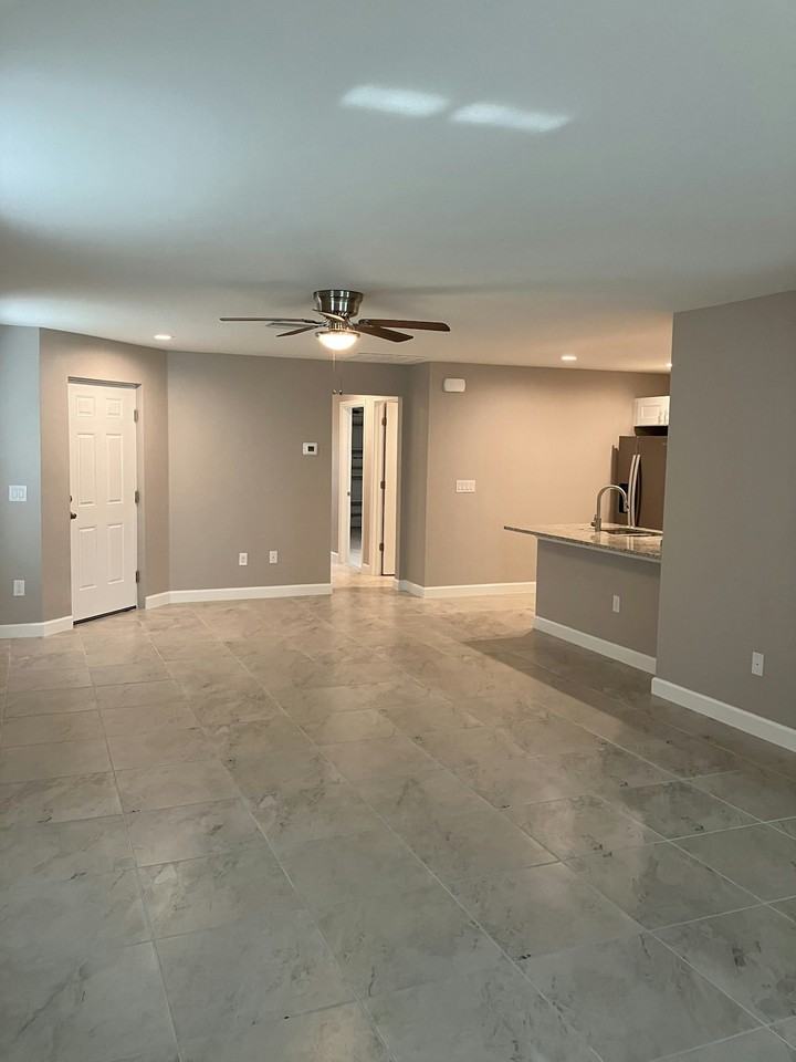 129 Boundary Boulevard, Unit A - Photo 4 of 26