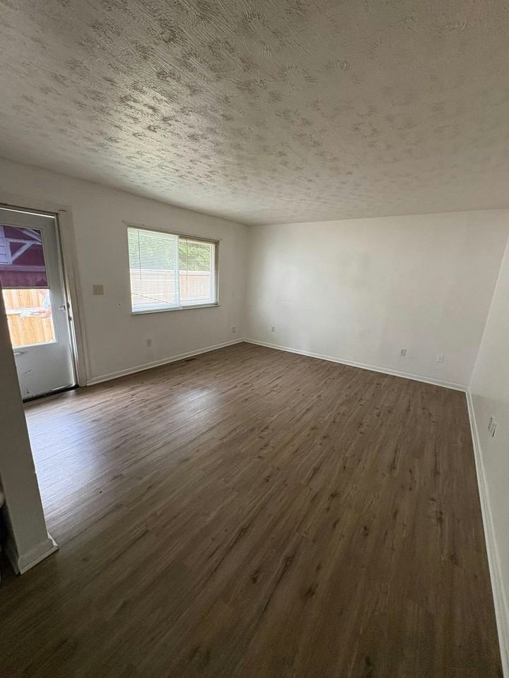 56 Fernwood Avenue, Unit D - Photo 3 of 10