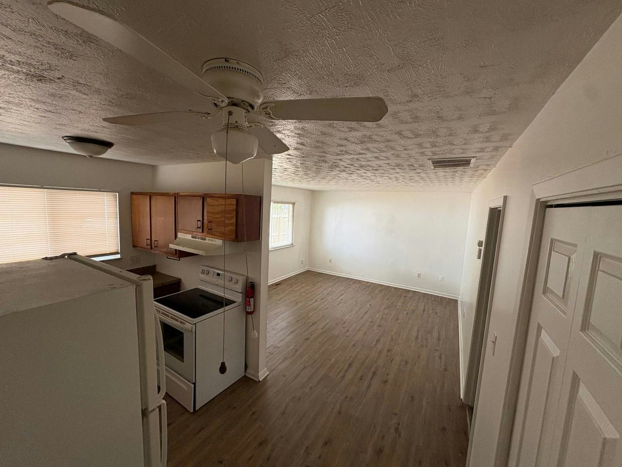 56 Fernwood Avenue, Unit D - Photo 4 of 10