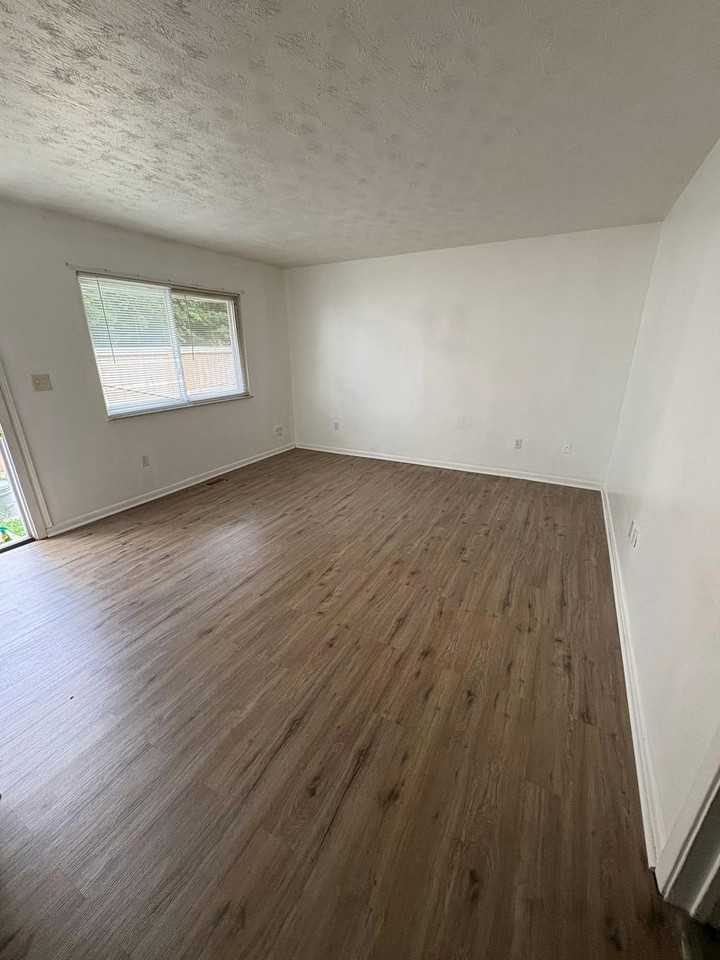 56 Fernwood Avenue, Unit D - Photo 5 of 10