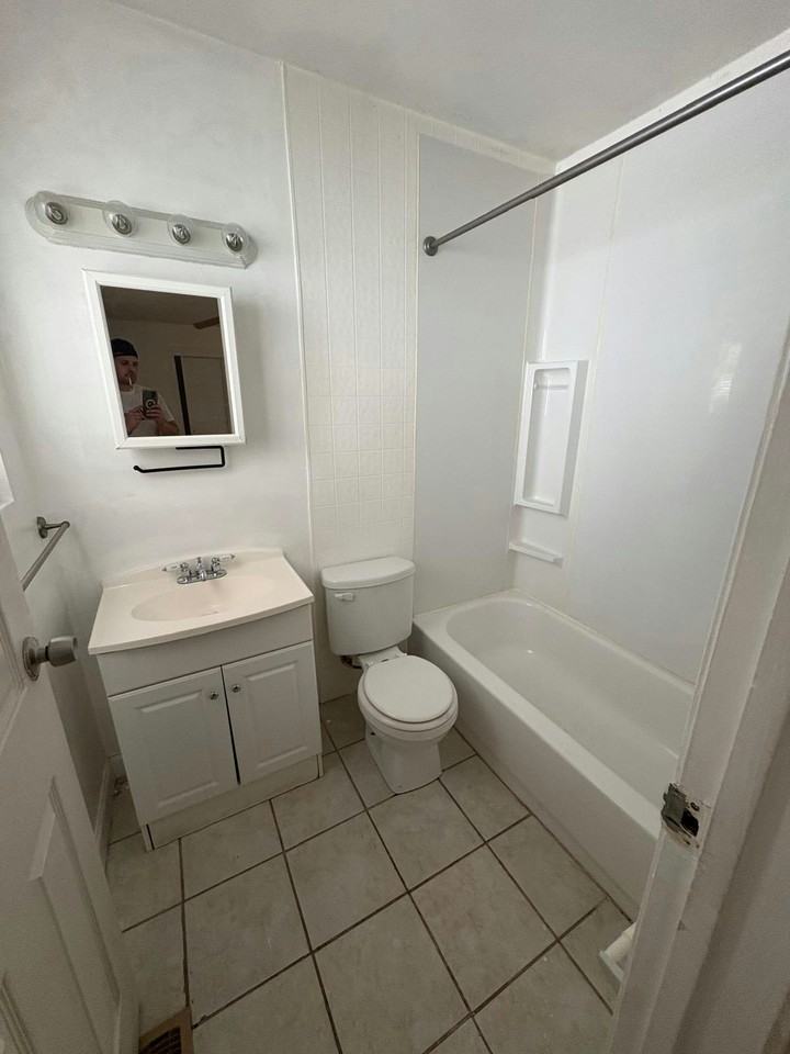 56 Fernwood Avenue, Unit D - Photo 7 of 10