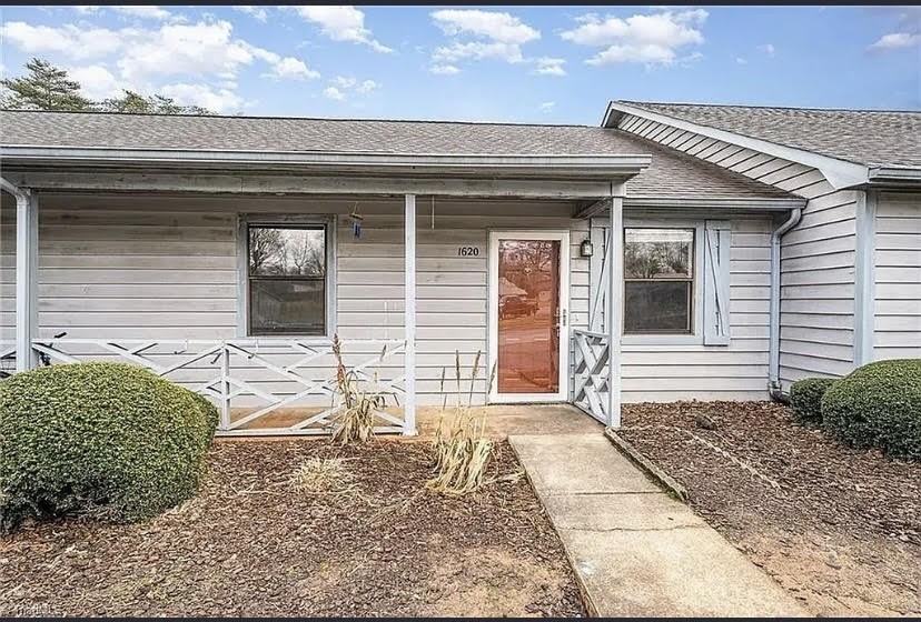 1620 Windsong Ct - Photo 3 of 18