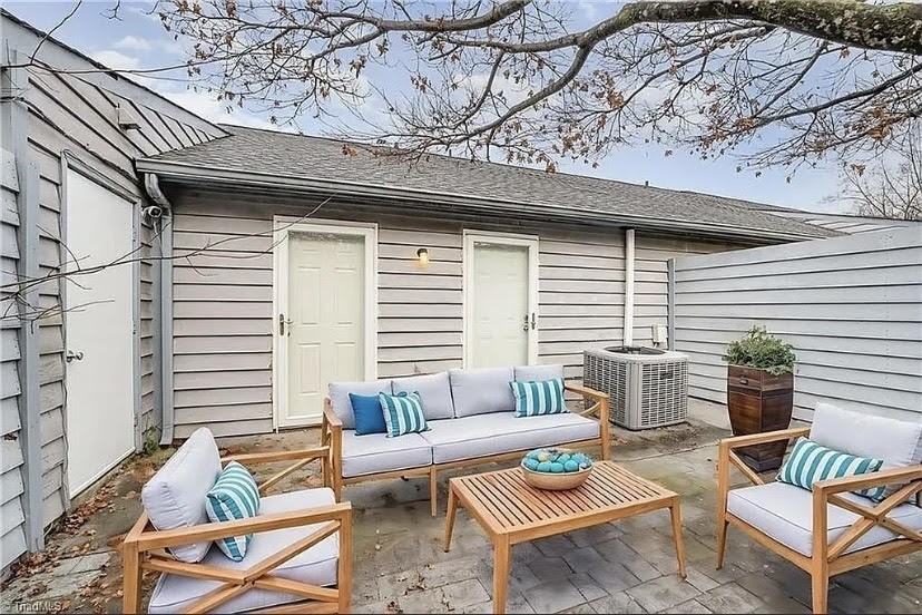 1620 Windsong Ct - Photo 4 of 18