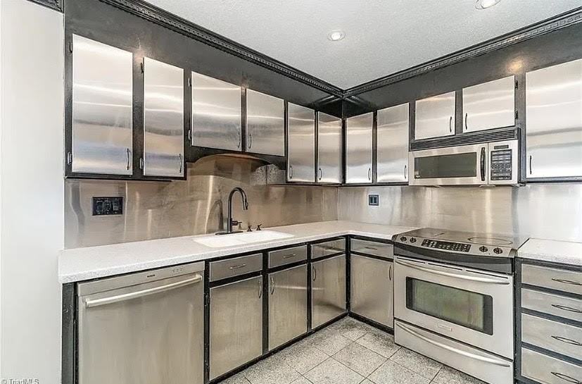 1620 Windsong Ct - Photo 6 of 18