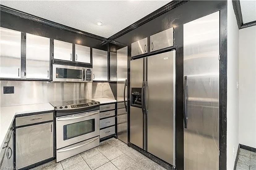 1620 Windsong Ct - Photo 7 of 18