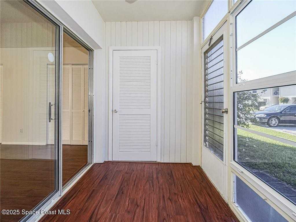 25 Pine Arbor Ln #25-104 - Photo 5 of 34