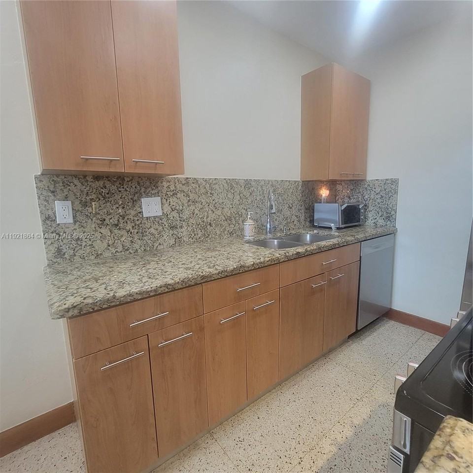 7400 Harding Ave #7400-15 - Photo 5 of 29