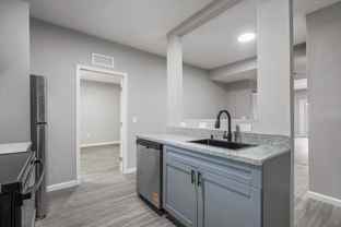 401 Putnam Dr - Photo 1 of 1