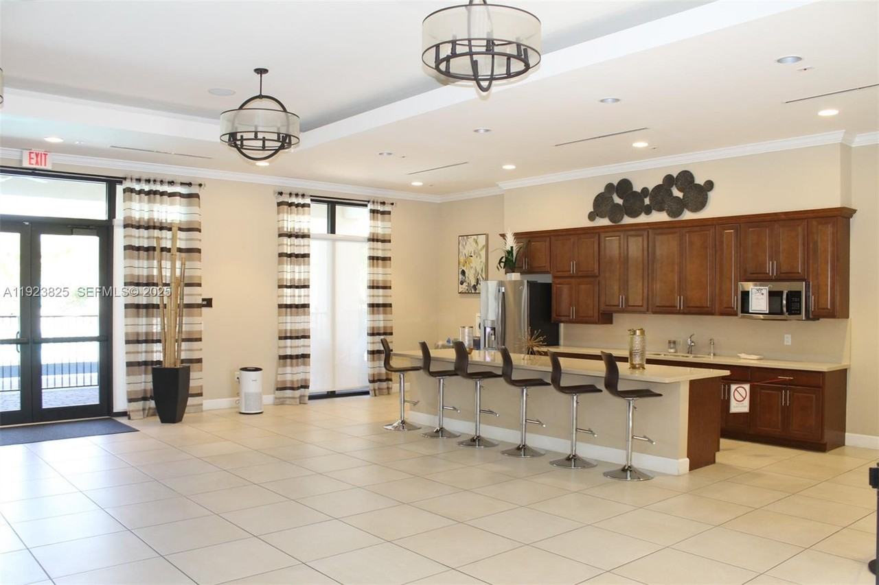 17441 Sw 153rd Ct - Photo 3 of 27