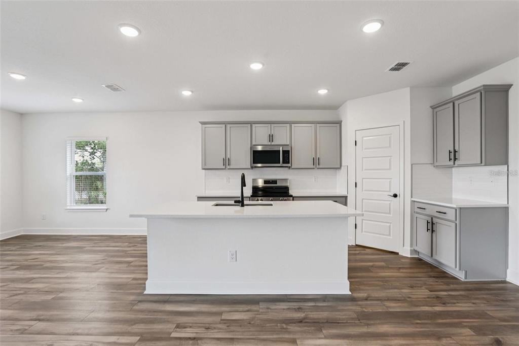 13112 Siam Dr #13112 - Photo 4 of 46