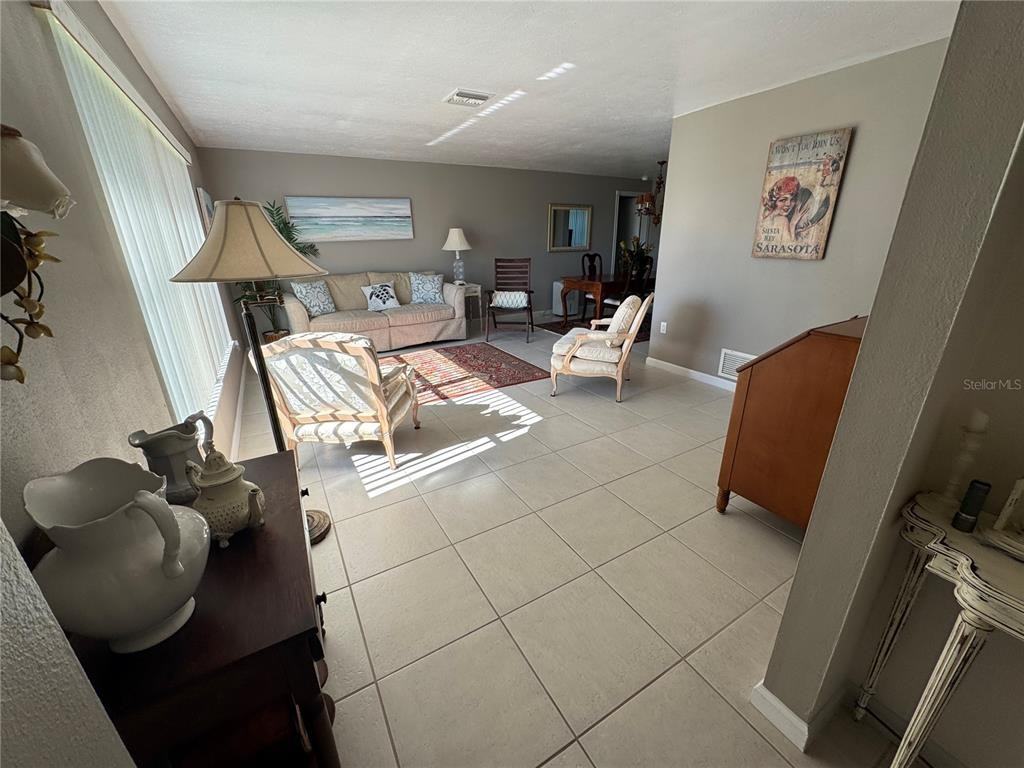 1335 Cambridge Dr #1335 - Photo 2 of 18