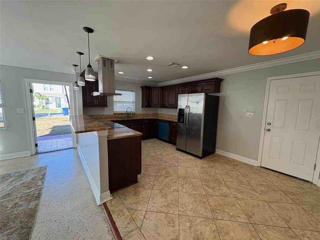 4016 W Carmen St #4016 - Photo 3 of 15