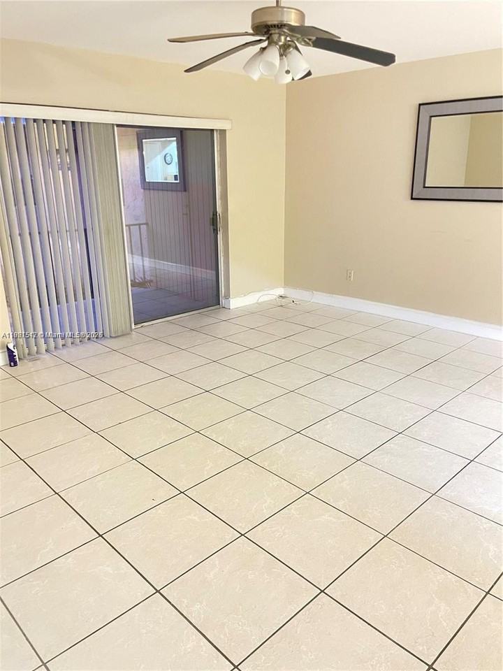 10383 N Kendall Dr #10383N5 - Photo 7 of 9