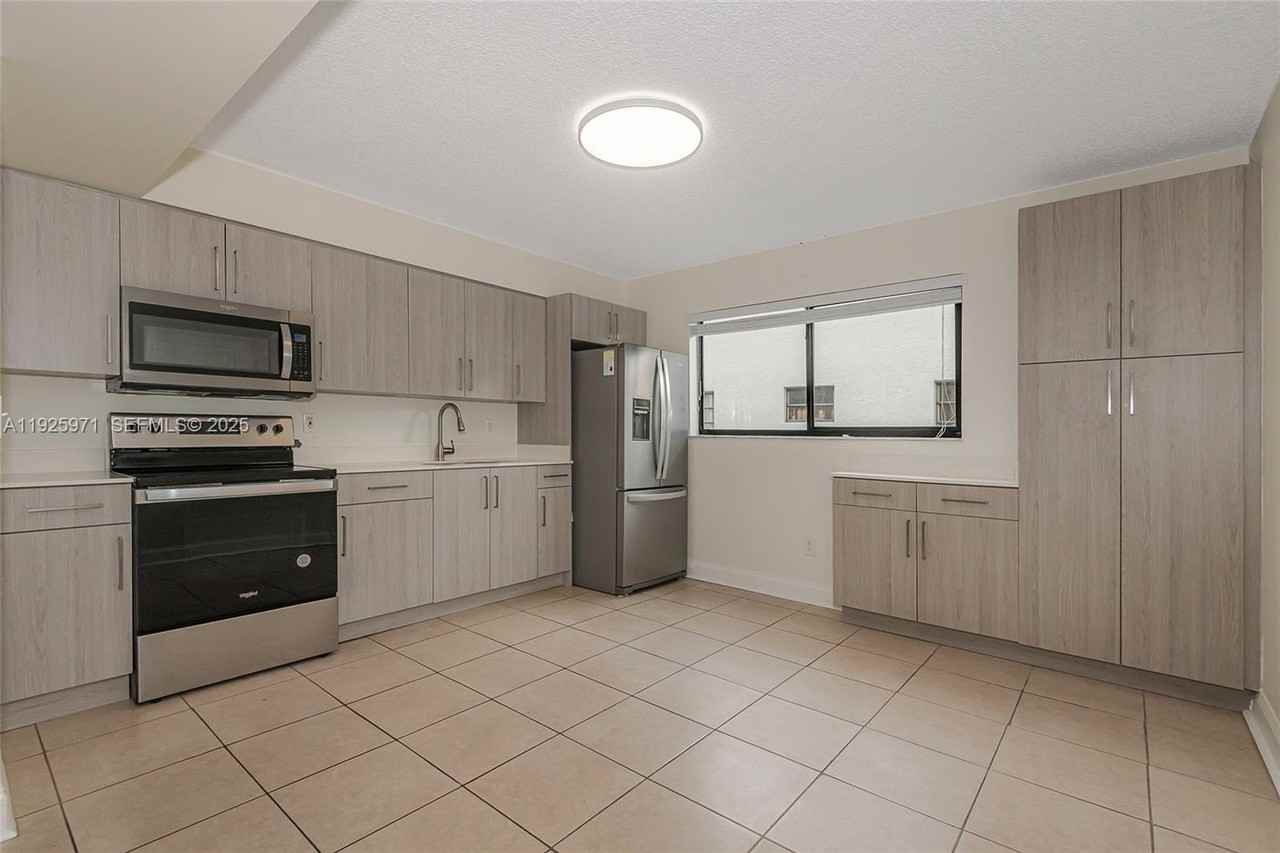 Hialeah Dr #1771-1 - Photo 4 of 27