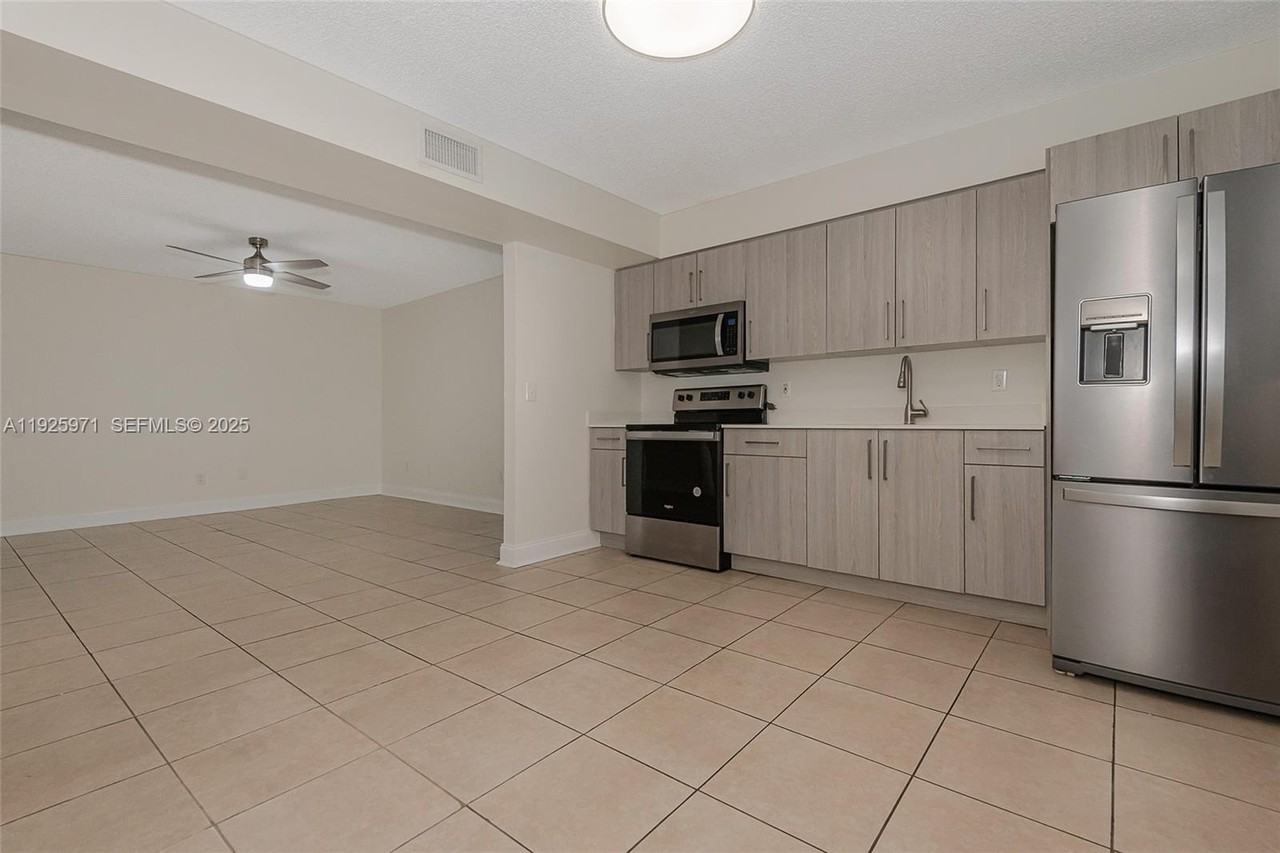 Hialeah Dr #1771-1 - Photo 5 of 27