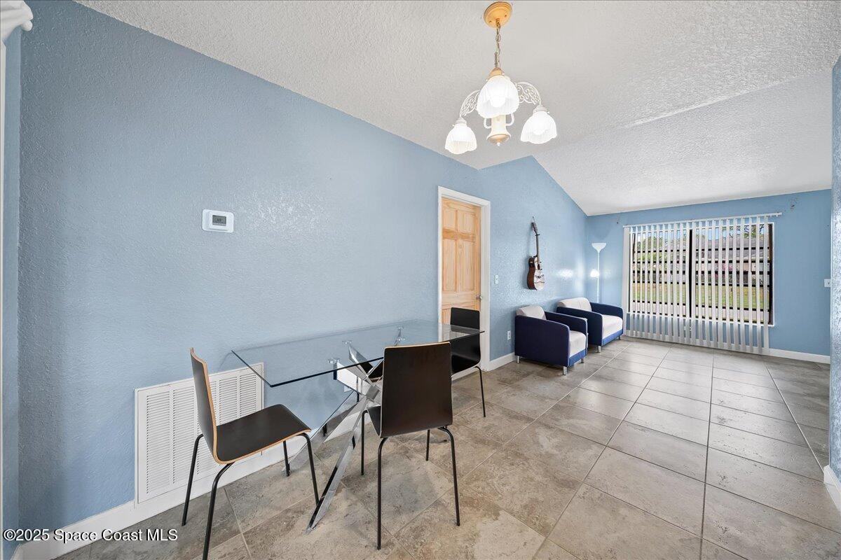 701 Elmont St Nw #701 - Photo 2 of 24