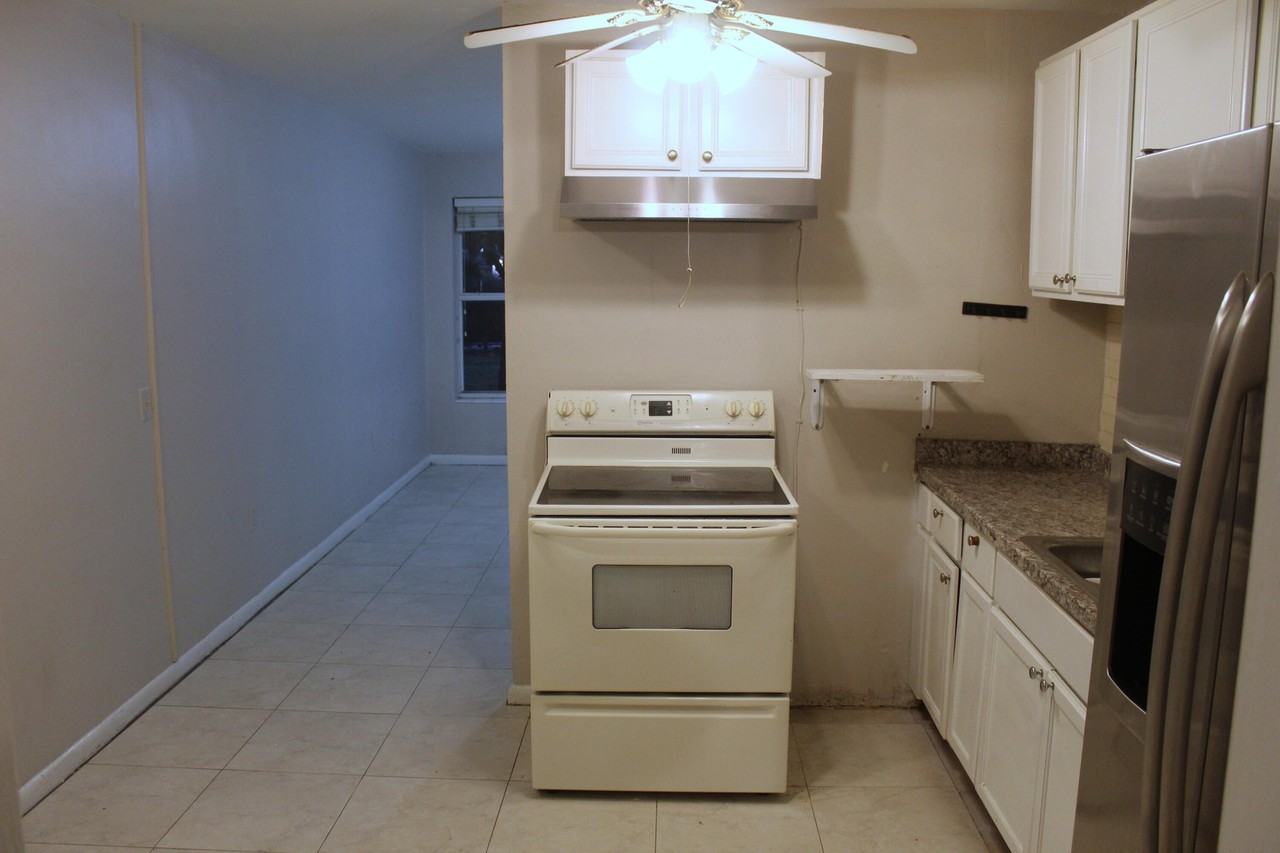 4434 Venus Ave #4434A - Photo 5 of 9