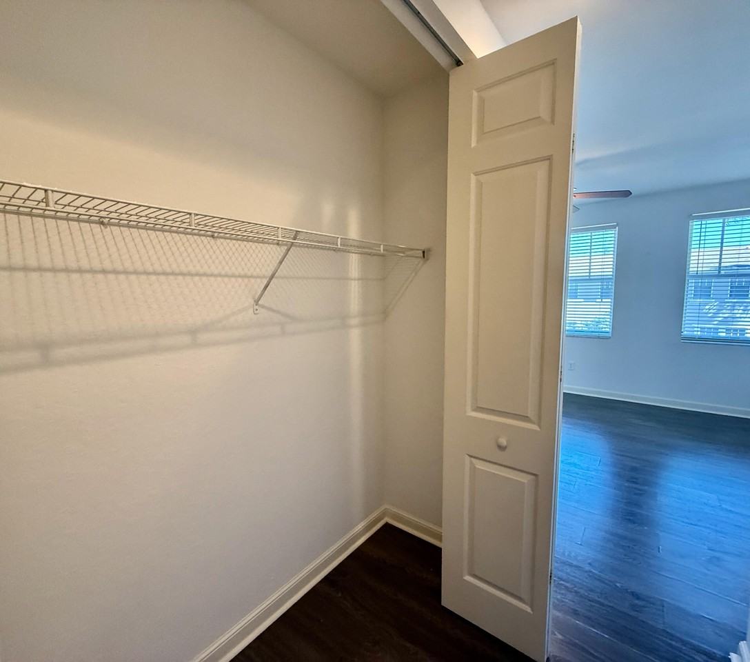 870 Marina Del Ray Ln #870-4 - Photo 6 of 22