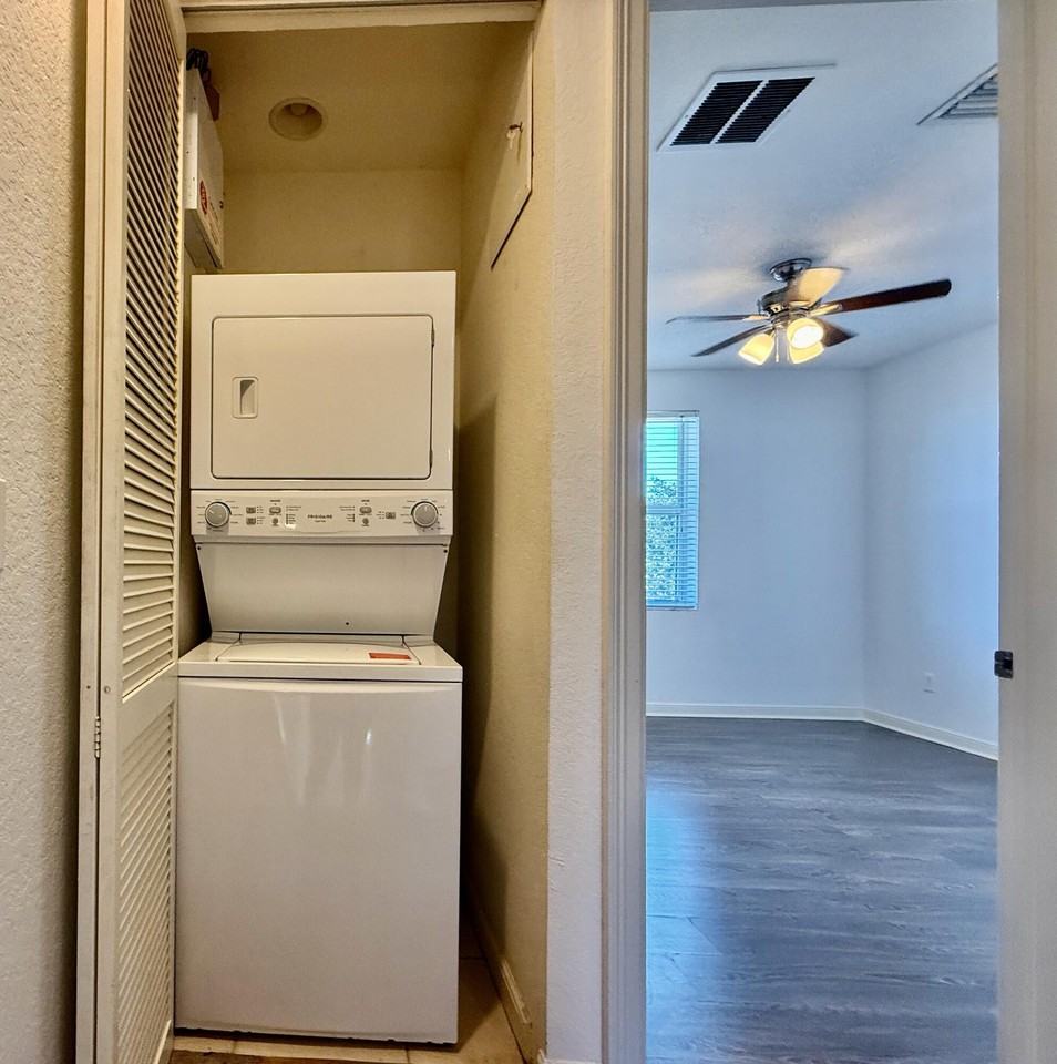 870 Marina Del Ray Ln #870-4 - Photo 7 of 22