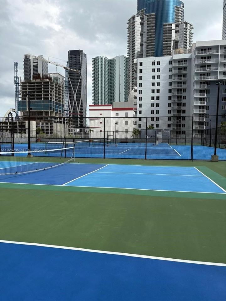 800 N Miami Ave #800E1704 - Photo 3 of 7