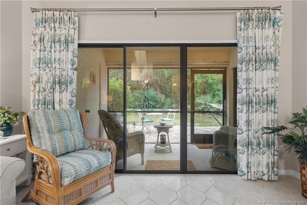 1544 Sw Silver Pine Way #1544104F - Photo 4 of 49