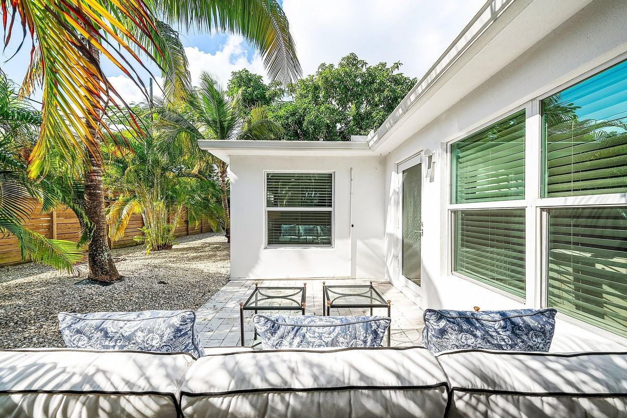 226 Ne 5th St #226-2 - Photo 3 of 30