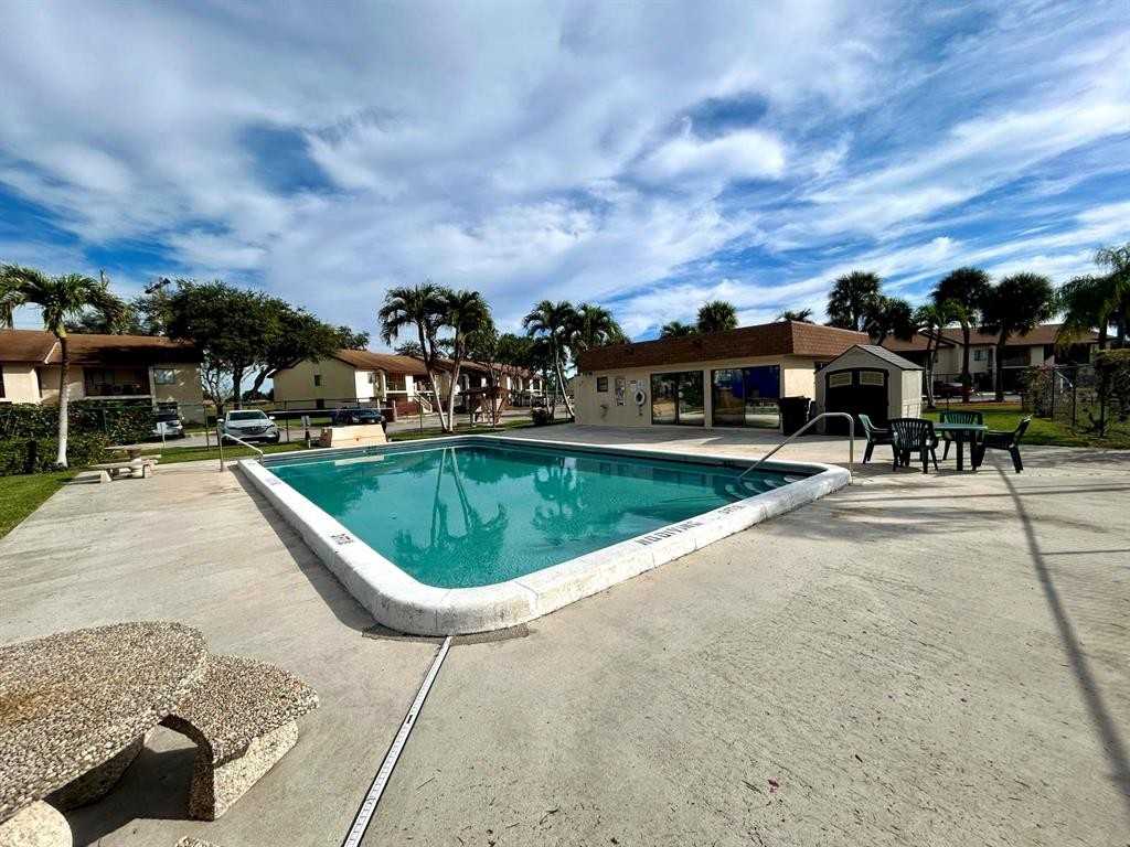 7931 Southgate Blvd #7931E8 - Photo 3 of 23