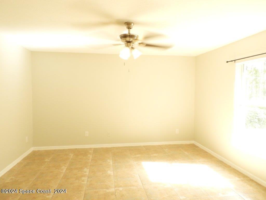 3235 Forghun Ave Se #3235 - Photo 5 of 33