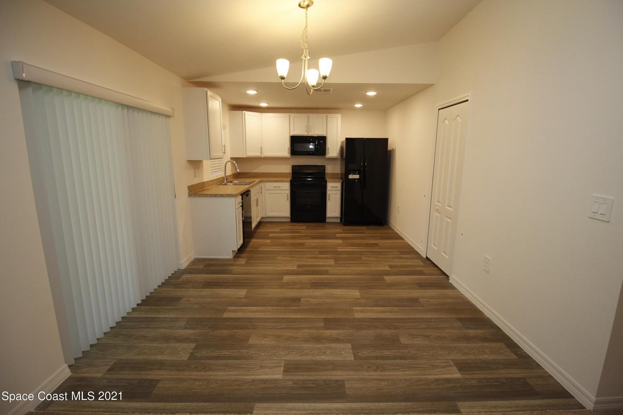 1825 Tulane Ave Se #1825 - Photo 2 of 15