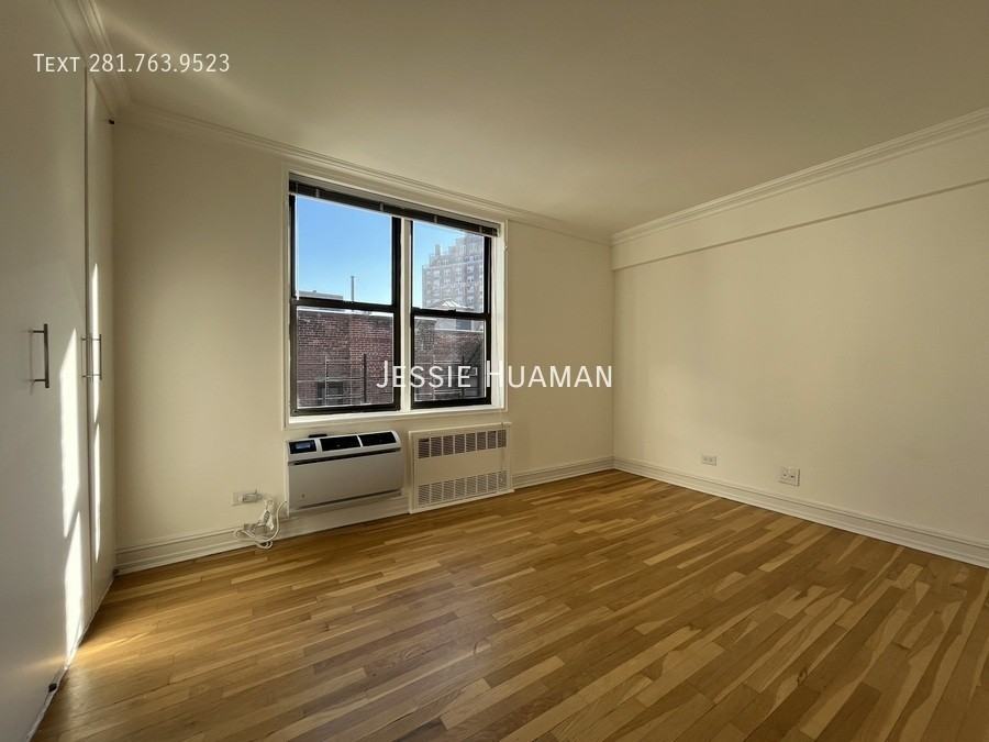 305 W 13th St #6 - Photo 5 of 7