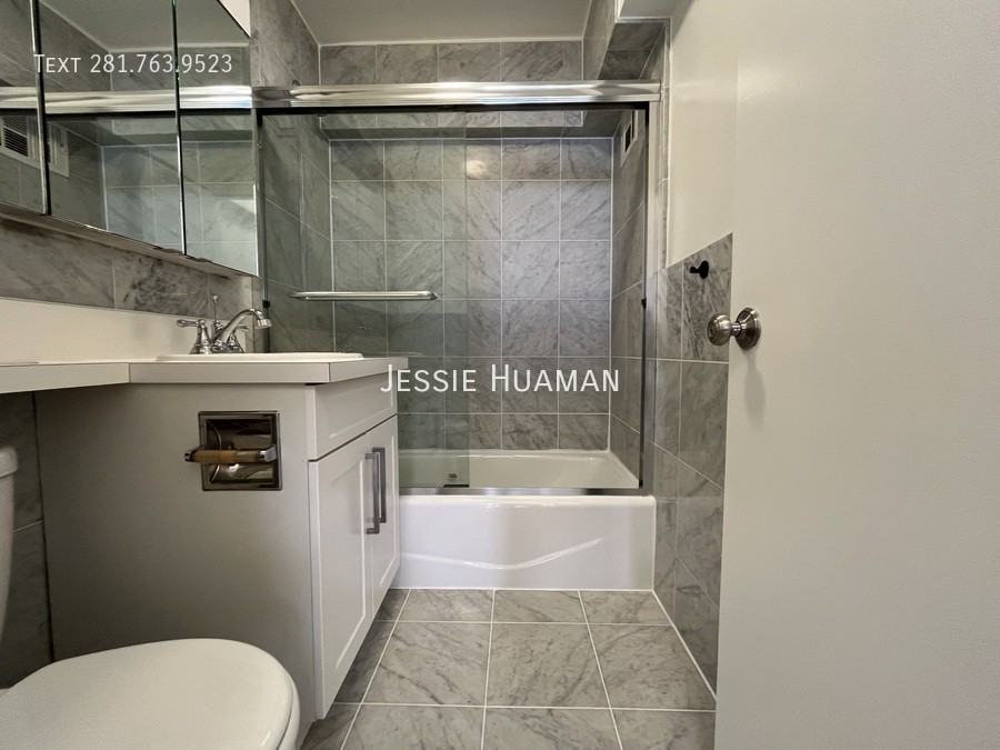 305 W 13th St #6 - Photo 6 of 7