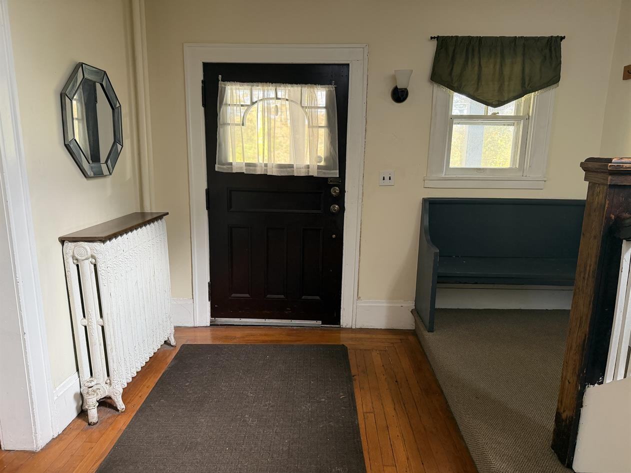 72 Pawling Ave - Photo 4 of 28