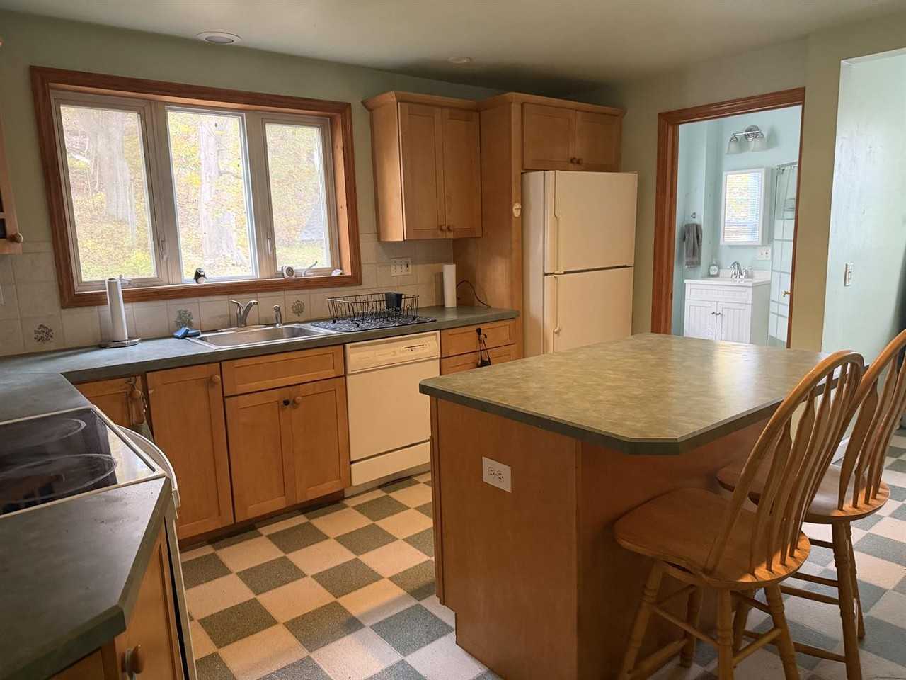 72 Pawling Ave - Photo 7 of 28