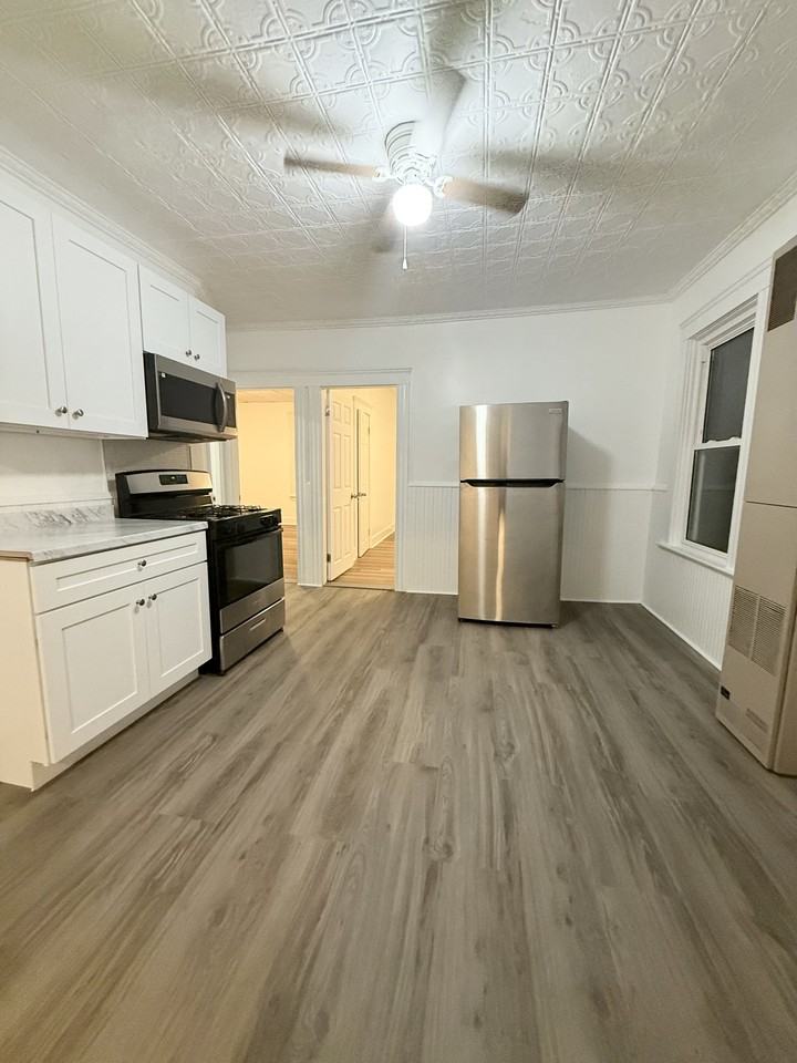 242 4th Ave #4 - Photo 2 of 10