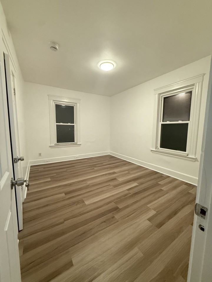 242 4th Ave #4 - Photo 4 of 10